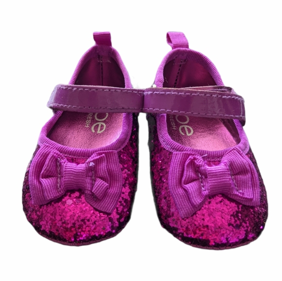 Fuchsia pink sparkly bow velcro soft sole shoes - Picture 1 of 3